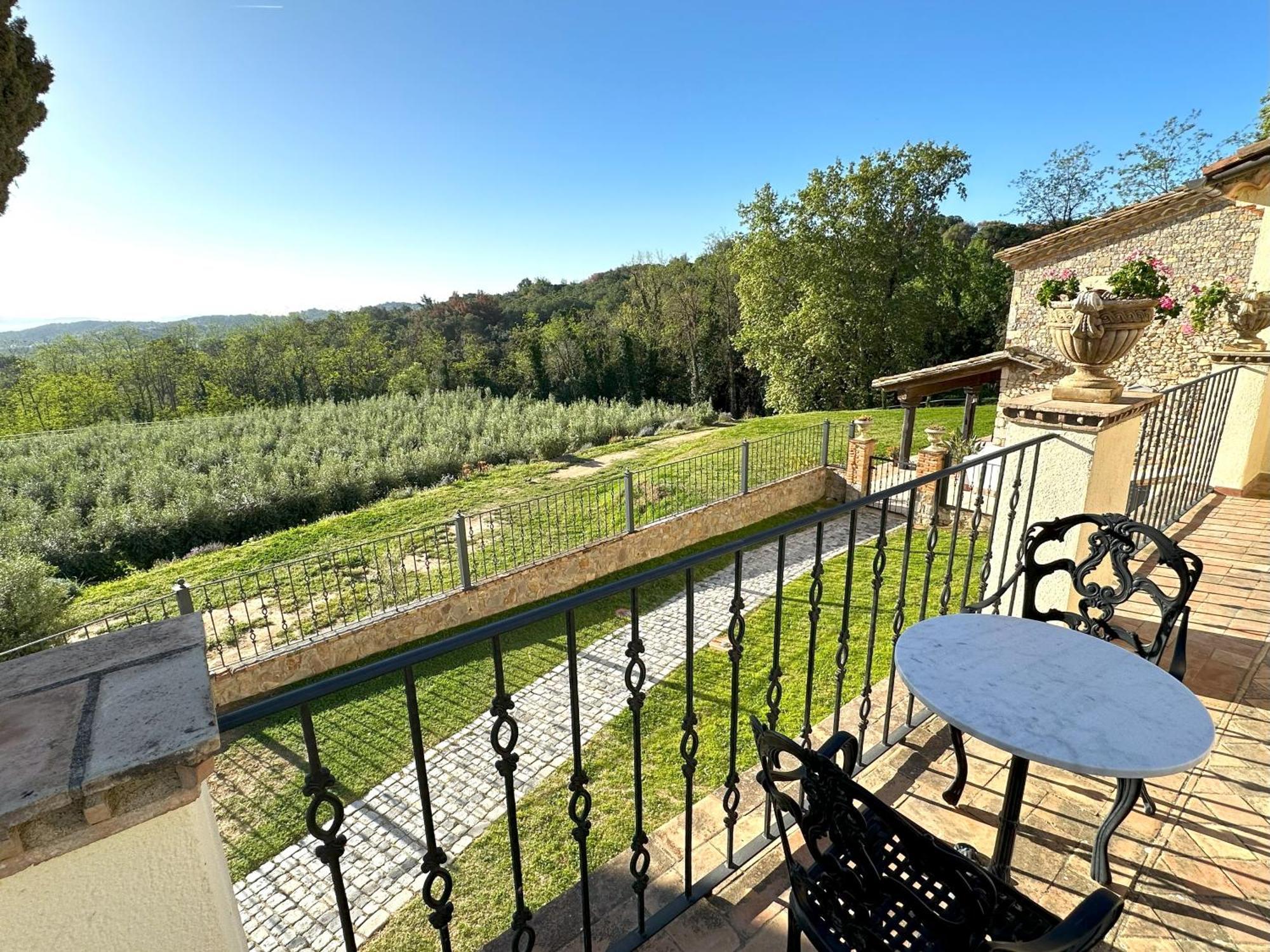 Masia Can Viver - Olive Oil Tourism B&B Бигес-и-Риельс Номер фото