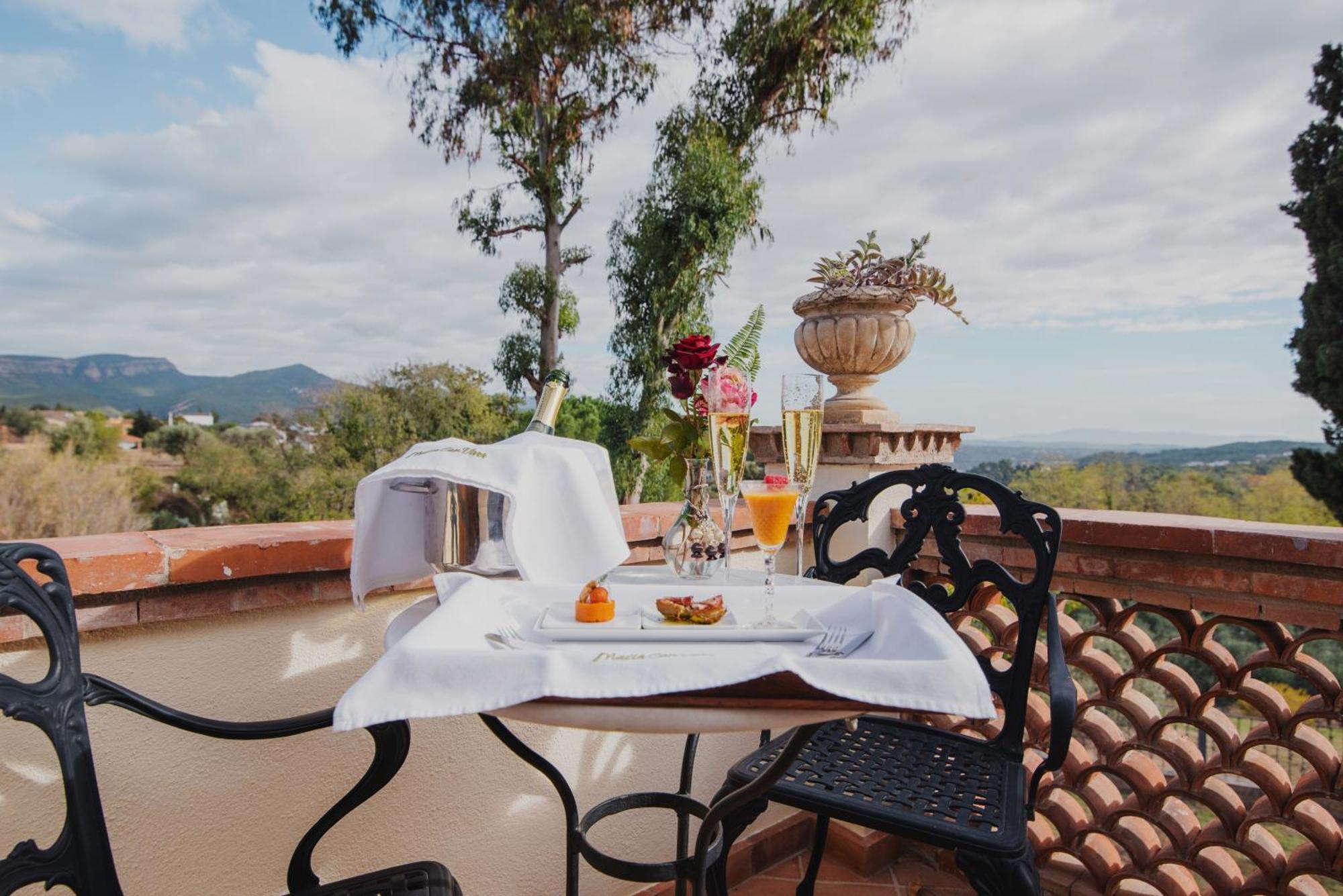 Masia Can Viver - Olive Oil Tourism B&B Бигес-и-Риельс Номер фото